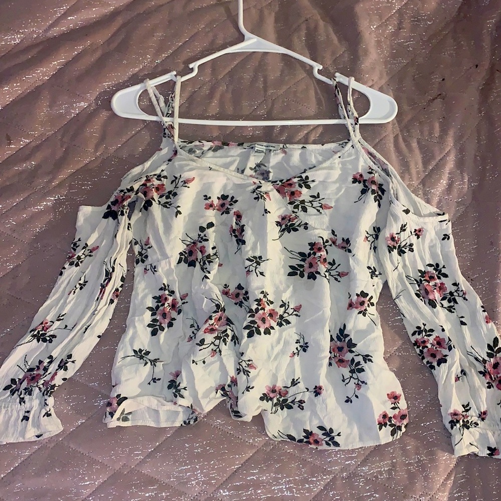 Small crop top, American Eagle outfitters!